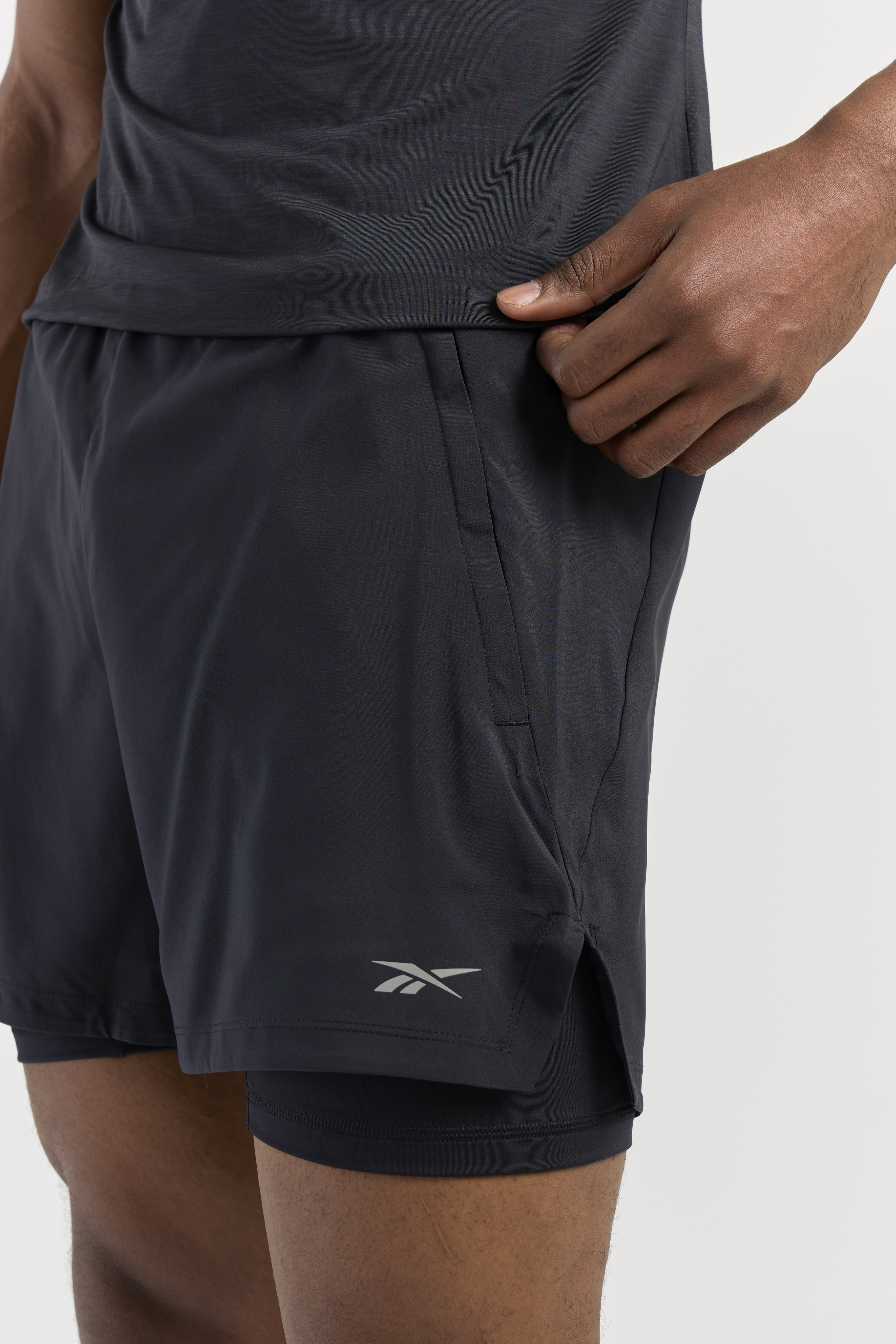 Short con bolsillos Reebok para entrenamiento hombre