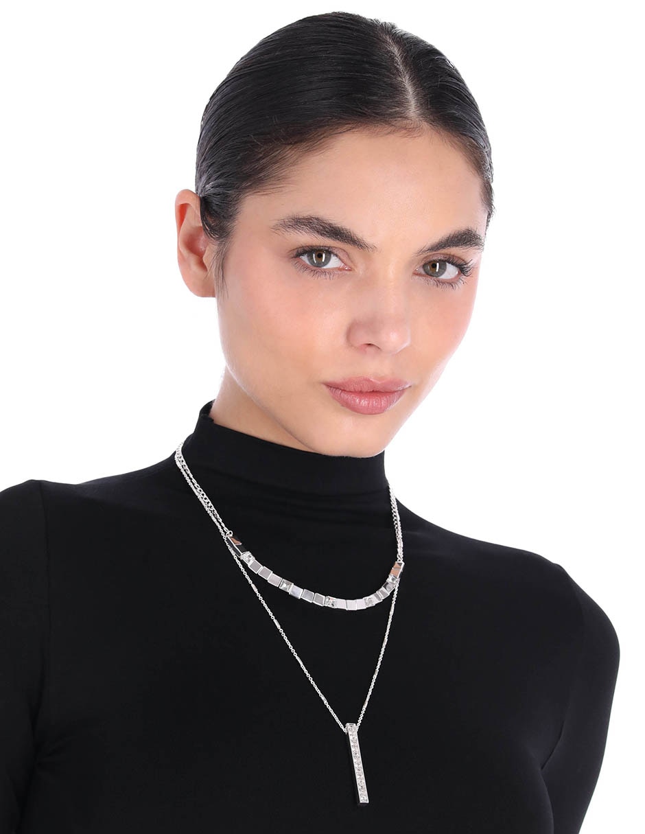 Collar Nine West Social Tiles