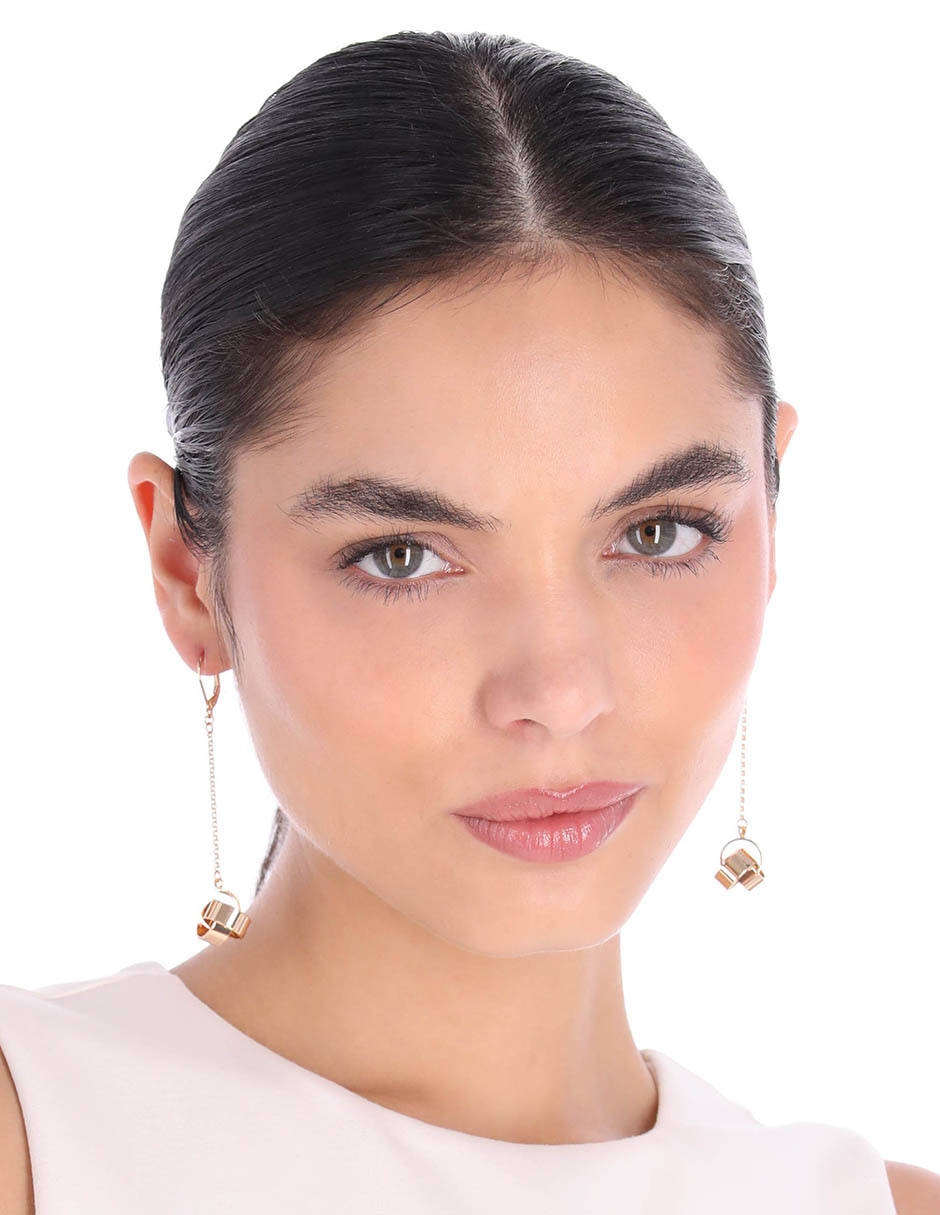 Aretes circulares Nine west con acabado brillante